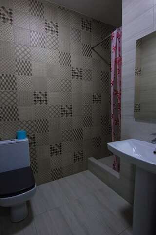 Апартаменты Solo Apartment Ahmatovoy Киев Улучшенный номер с диваном-2